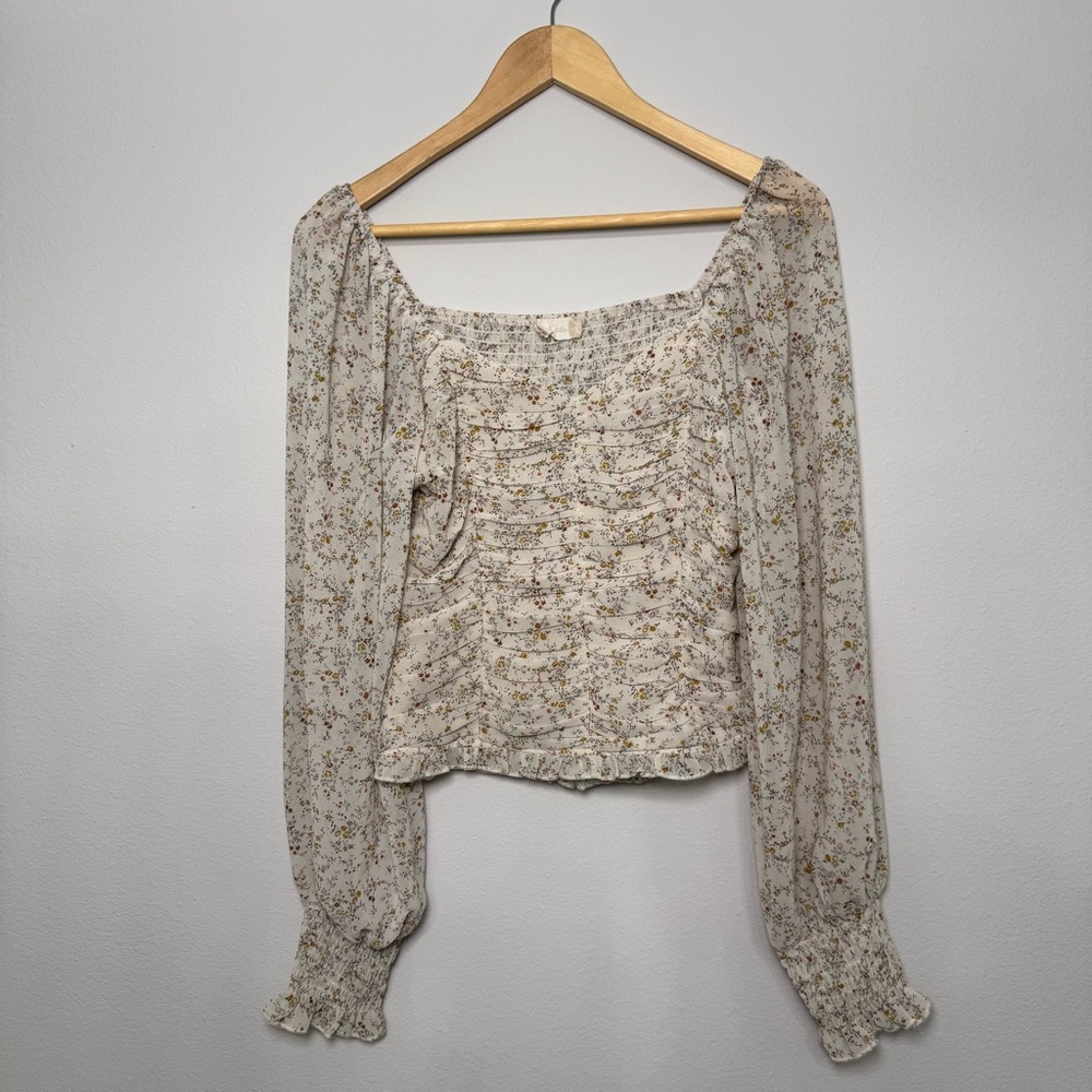 Altar’d State Women’s Cream Floral Smocked Long-Sleeve Top